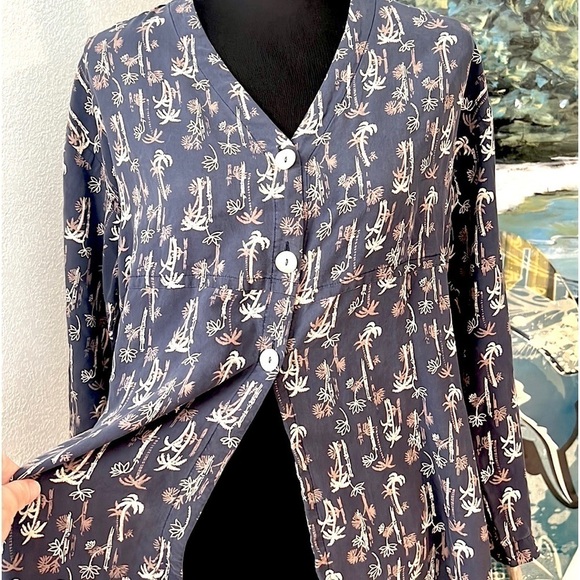 ⭐️VTG Pure Silk,Clio Blouse, Three-Button the Open Front, Excellent Condition,M - Picture 7 of 13